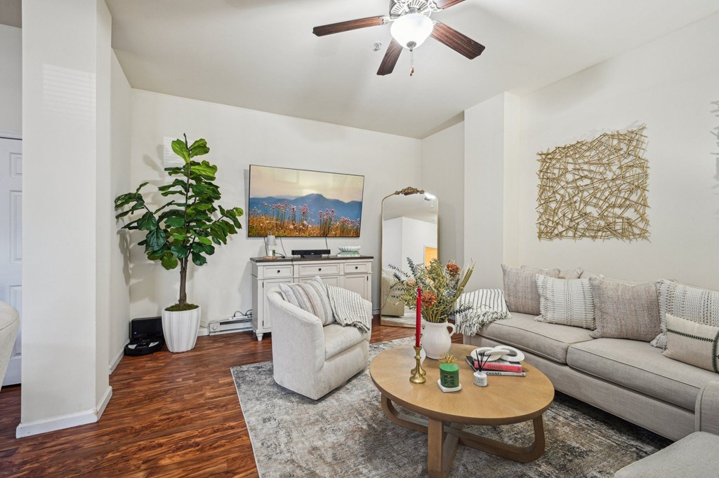 Living Space at Lofts at 525