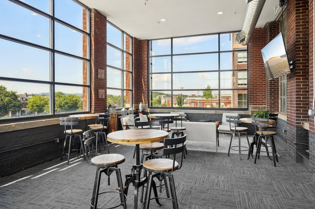 Entertainment Deck at Lofts at Narrow