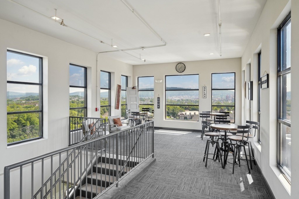 Entertainment Deck at Lofts at Narrow