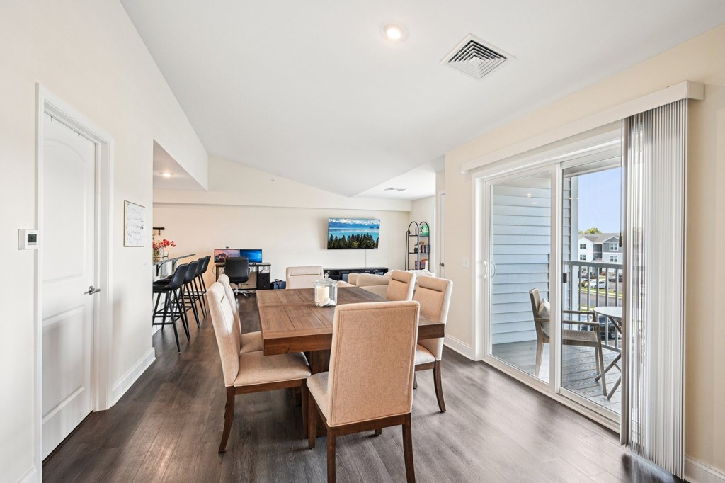 Dining Space  at The Reserve at Iroquois