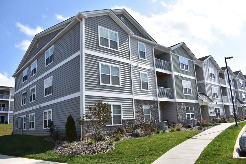 Reserve At Grings Mill Apartments, 2222 Tulpehocken Rd, Wyomissing, PA