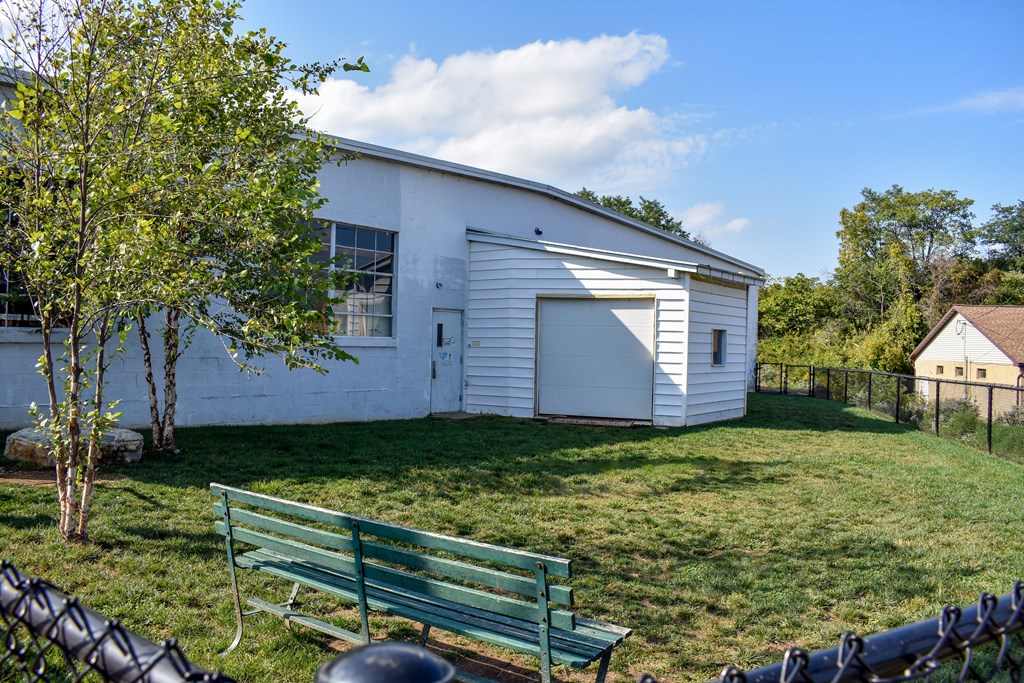 Pet Park at Lofts at Narrow