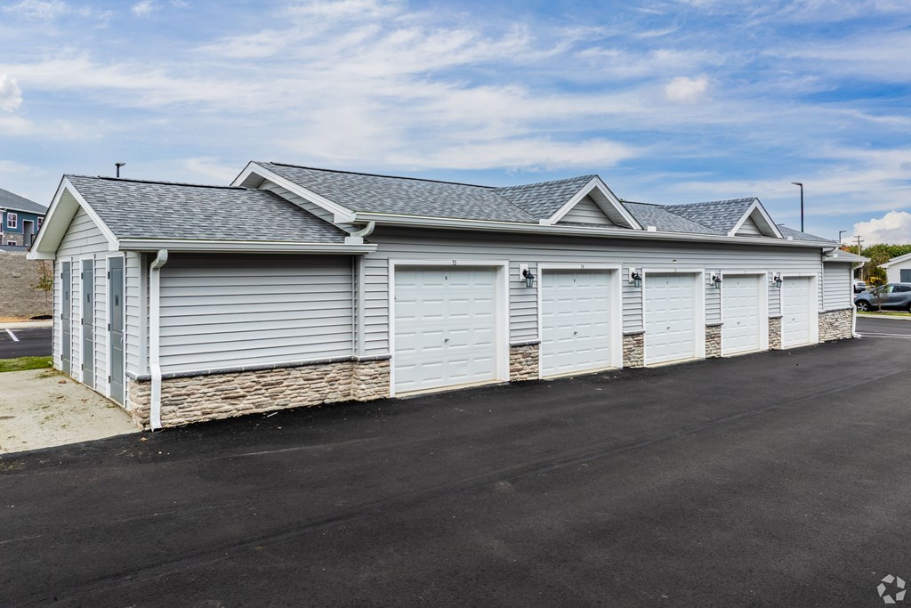 Garages at Reserve at Cranberry Springs