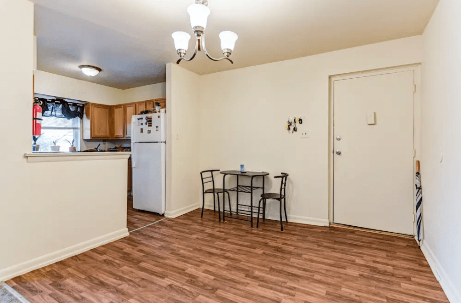 Living Room & Entryway at Berkshire Gardens