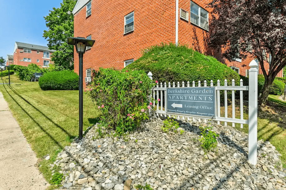 Buildings at Berkshire Gardens