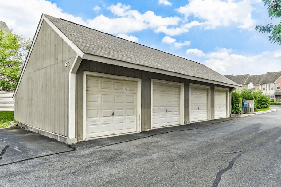 Garages at The Reserve at Reed Farm