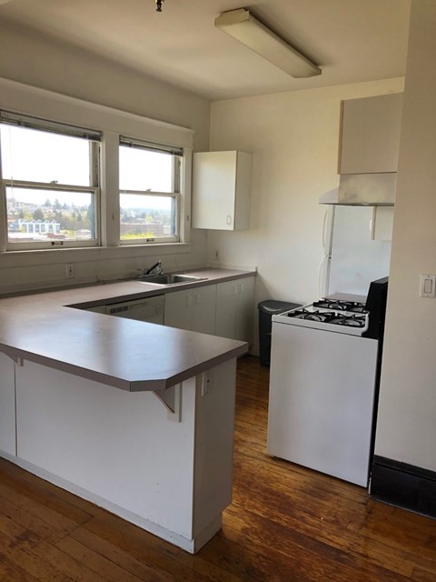 167 & 170 11Th Ave Studio-3 Beds Apartment for Rent