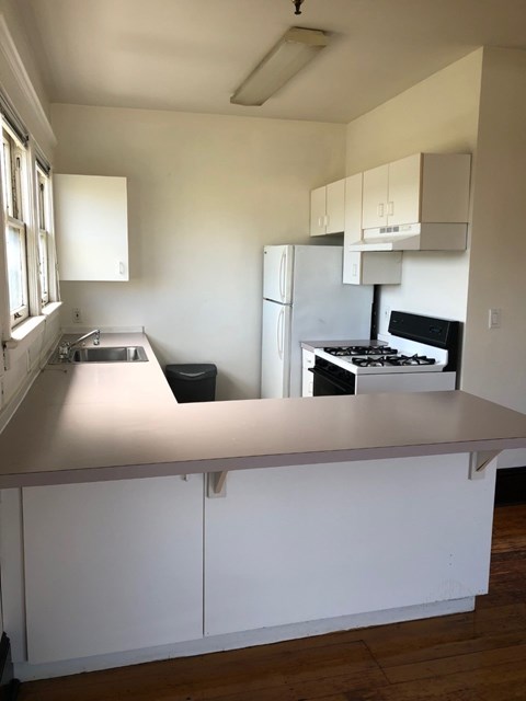167 & 170 11Th Ave Studio-3 Beds Apartment for Rent