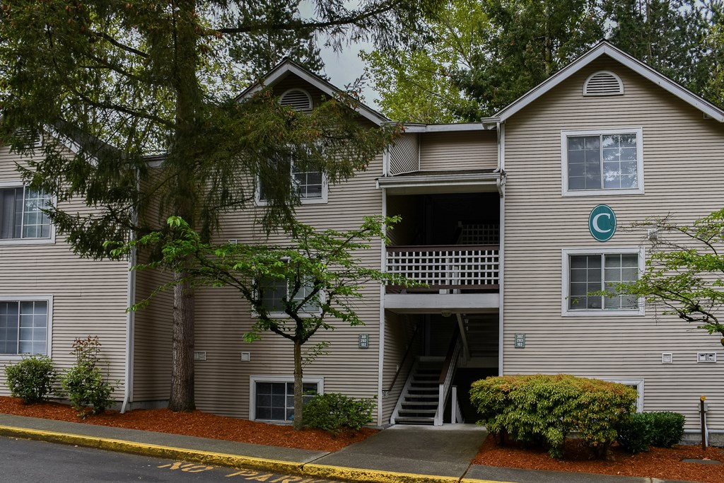 A building with a C symbol on a window.