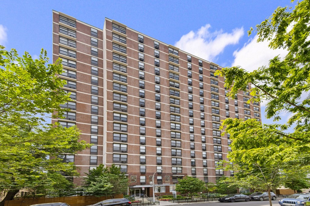 Reside on Barry Exterior