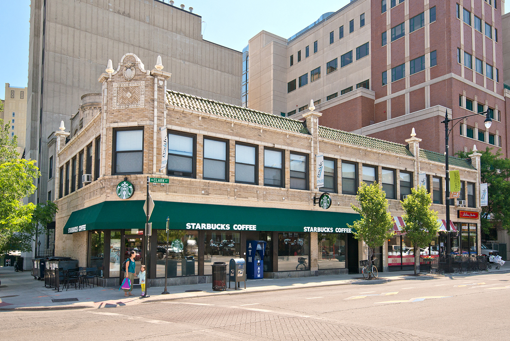 Renovated Apartment Homes Available at Reside at 2525, Chicago, IL,60614