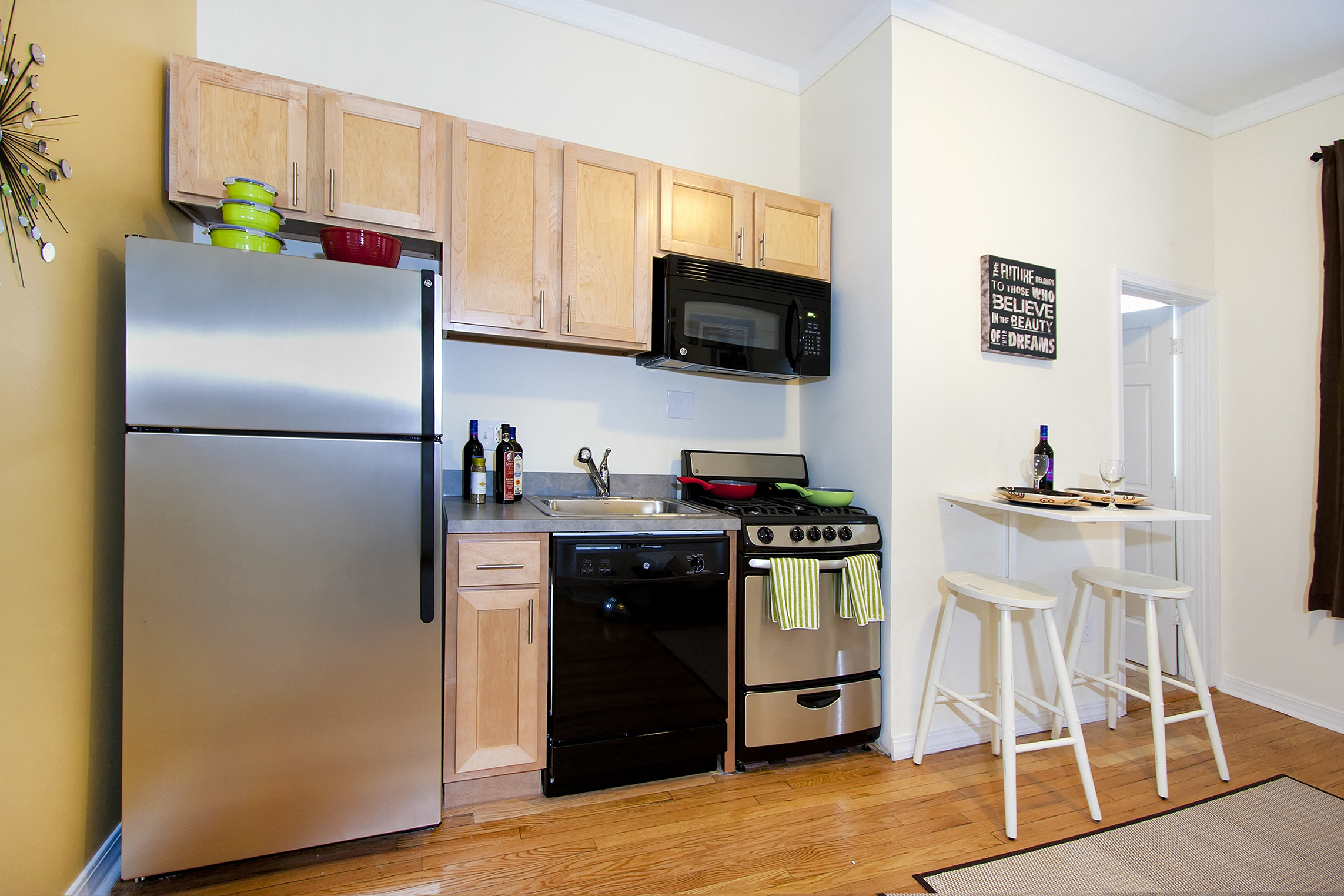 Eat-in Kitchens at Reside at 2525, Chicago, IL,60614