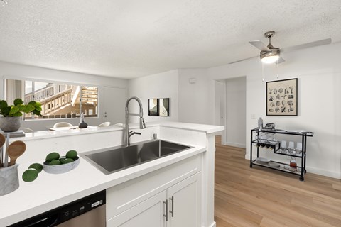 1521 Graves Ave 1-2 Beds Apartment for Rent