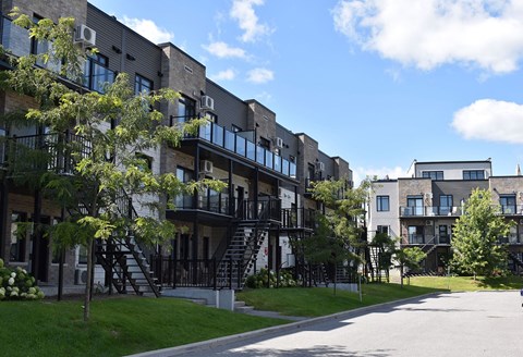 1 - 320 Rue Élisabeth-Chauvin 2-3 Beds Apartment for Rent