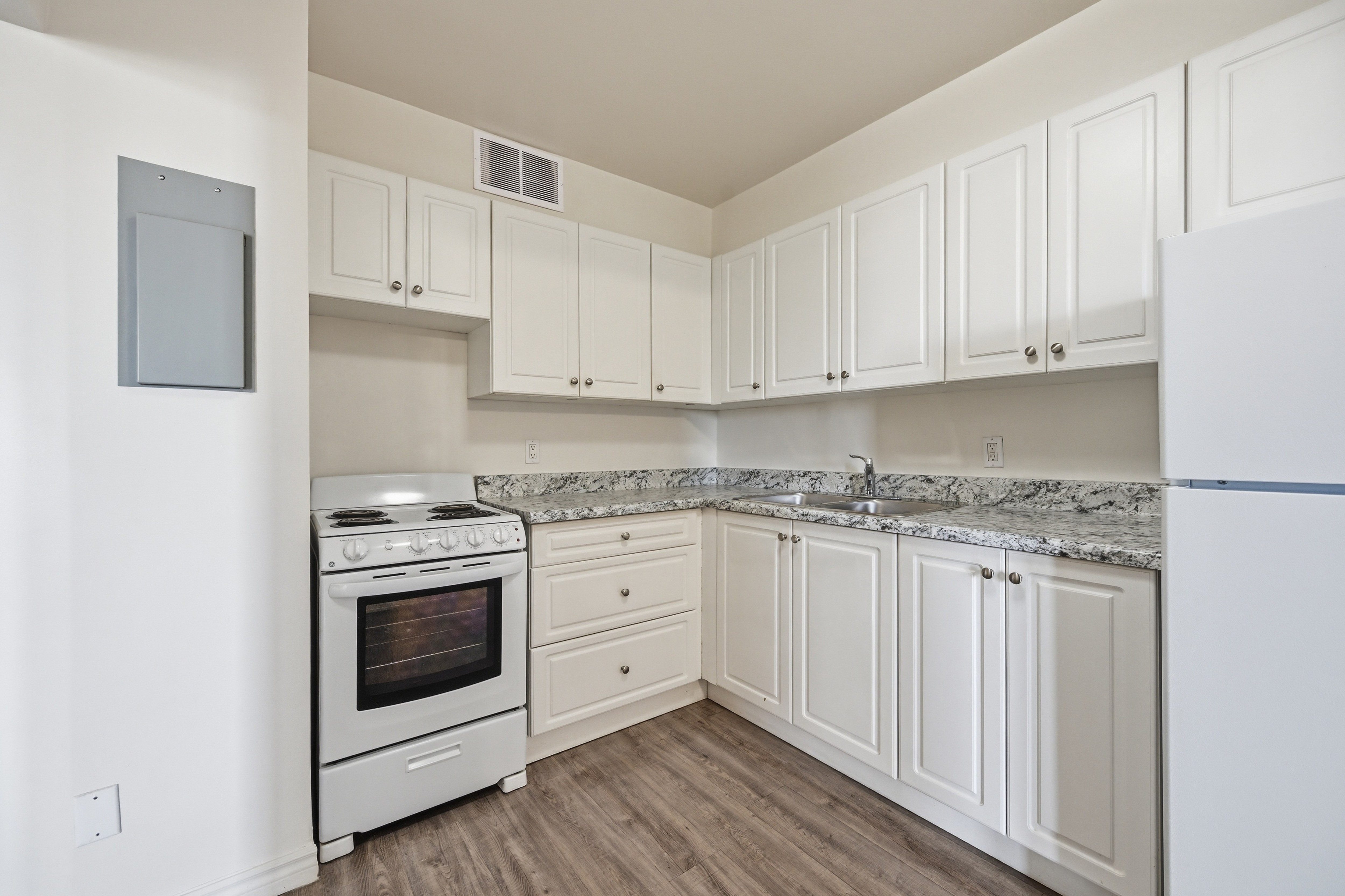 2 bedroom apartment - Bel Gal Estates - Corinthian, Hamilton - unit 0212 2