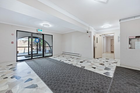 LOBBY APTS
