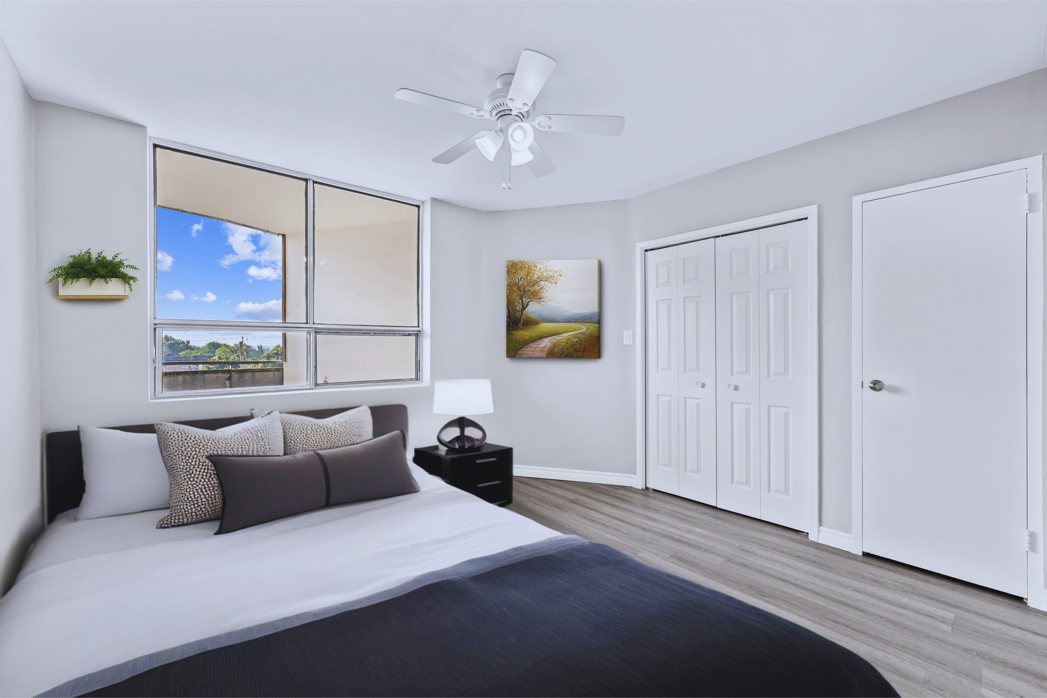 2 bedroom apartment - Wellington Square Apartments, Hamilton - unit 1211 2