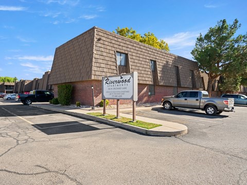 A building with a sign that says