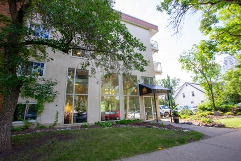 10235 121 Street NW 1-2 Beds Apartment for Rent