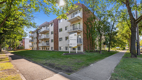 10235 121 Street NW 1-2 Beds Apartment for Rent