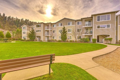 Green Space at Valley Springs Apartments in Renton, WA