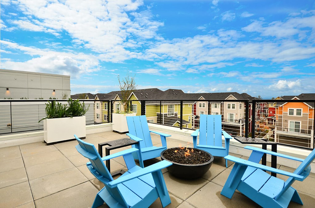 Rooftop Firepit Patio at Upton Flats, Washington