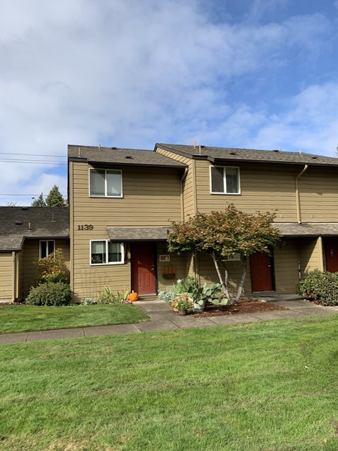 1121 Coburg Road 1-3 Beds Apartment for Rent