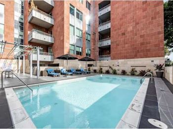 Sparkling Pool at Catania, Pasadena, CA 91105