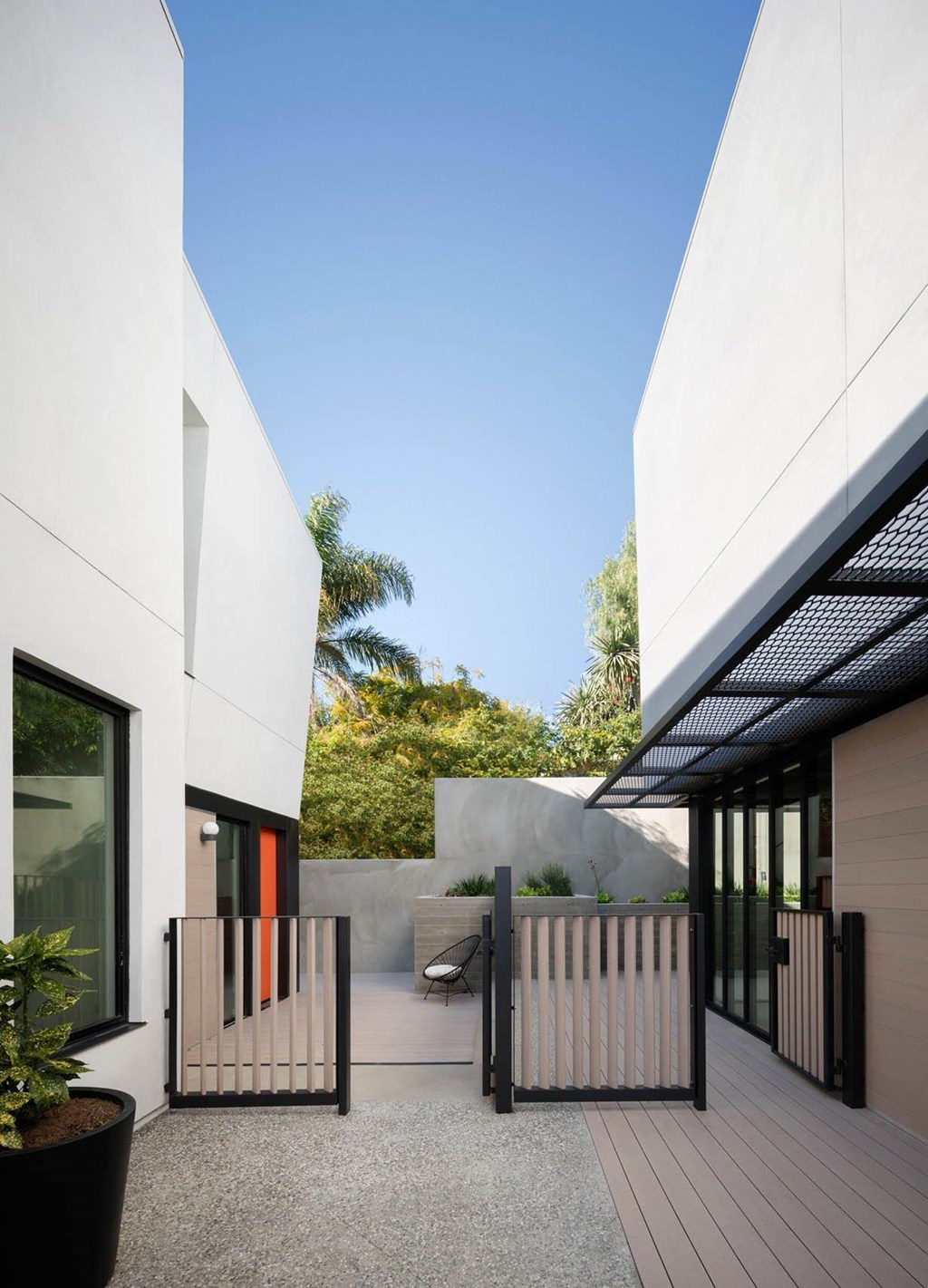 Gated Community at 810 Ashland, California, 90405