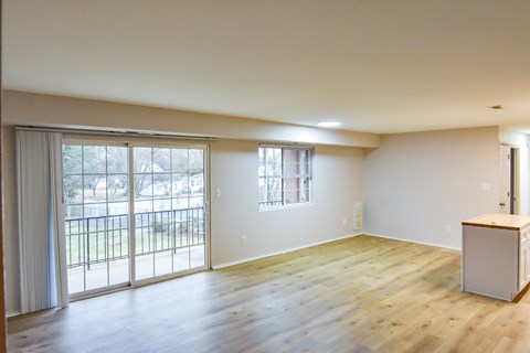 8713 Signal Hill Rd 2 Beds Apartment for Rent