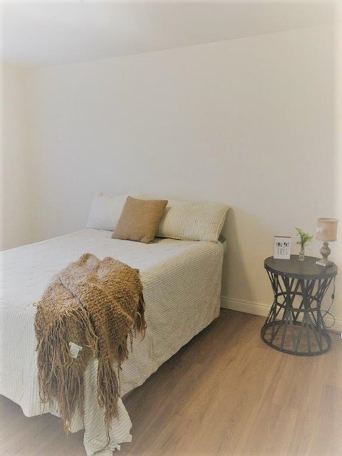 400 North Elm St 1-3 Beds Apartment for Rent