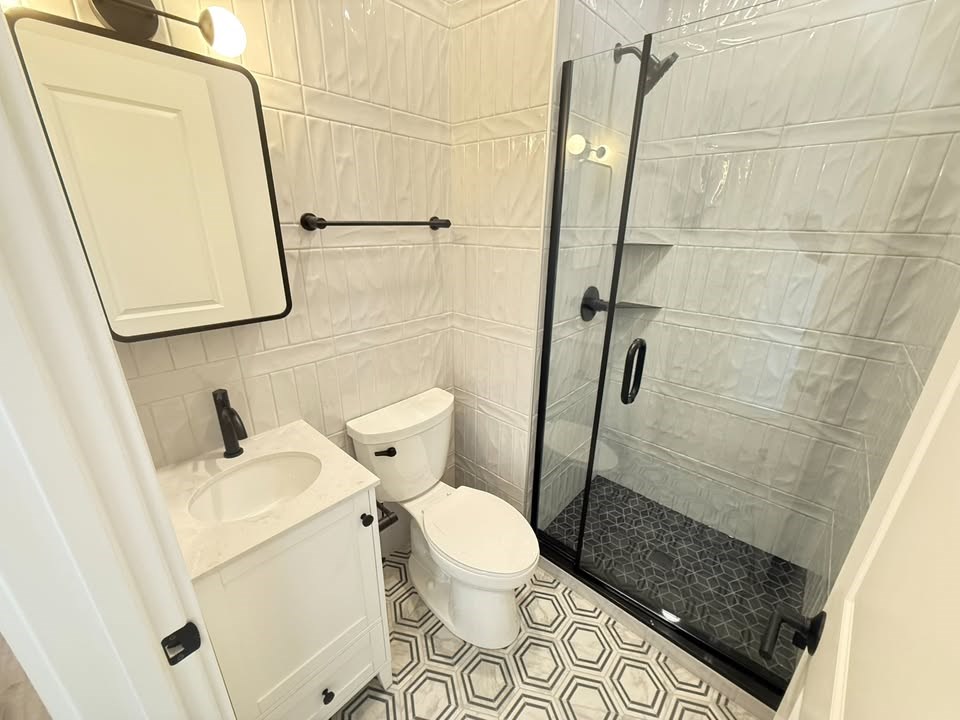 Modern Bathroom at The Nest at Lincoln Park West, Illinois, 60614