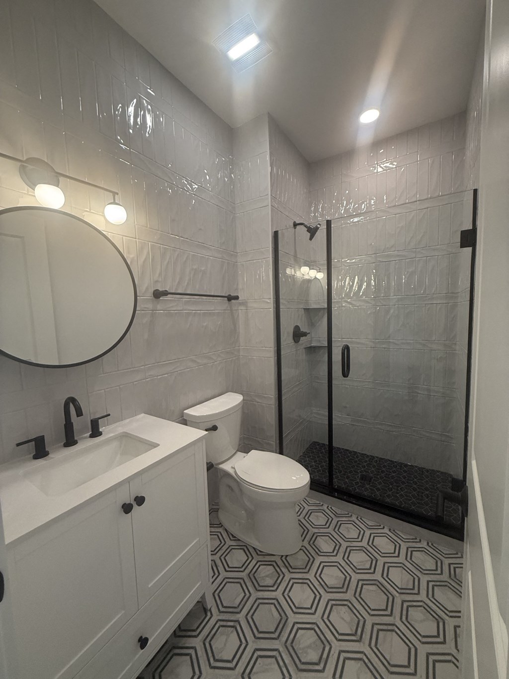 Luxurious Bathroom at The Nest at Lincoln Park West, Chicago, IL