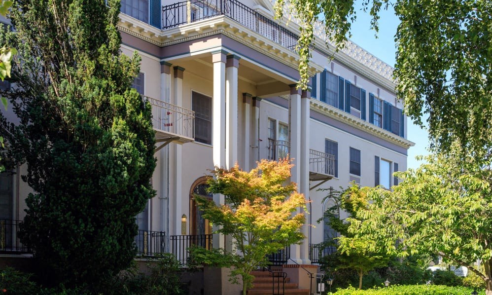 Main Entrance to Vintage Building