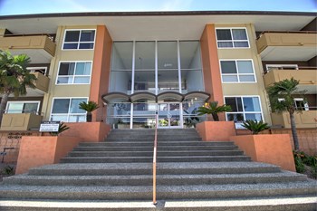 Entrance Entrance at Madison Place, San Mateo, 94403 - Photo Gallery 5