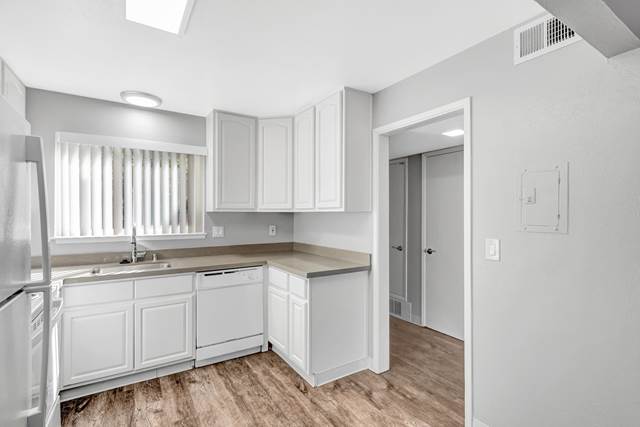 2-bedroom apartment at Sunnyvale Place Apartments in Sunnyvale, CA