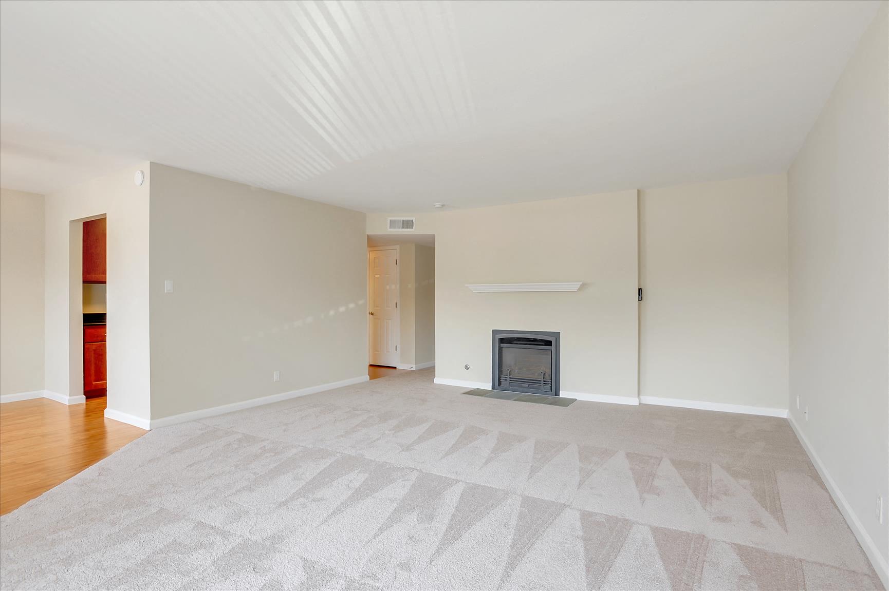 Menlo Park West Apartments