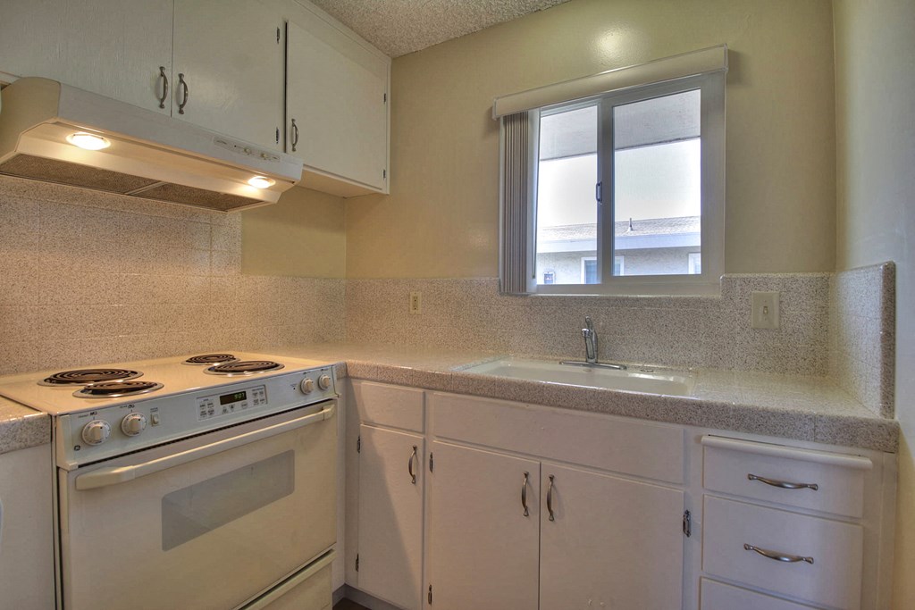 Modern Kitchen With Custom Cabinet at Ranchero Plaza, California, 95117