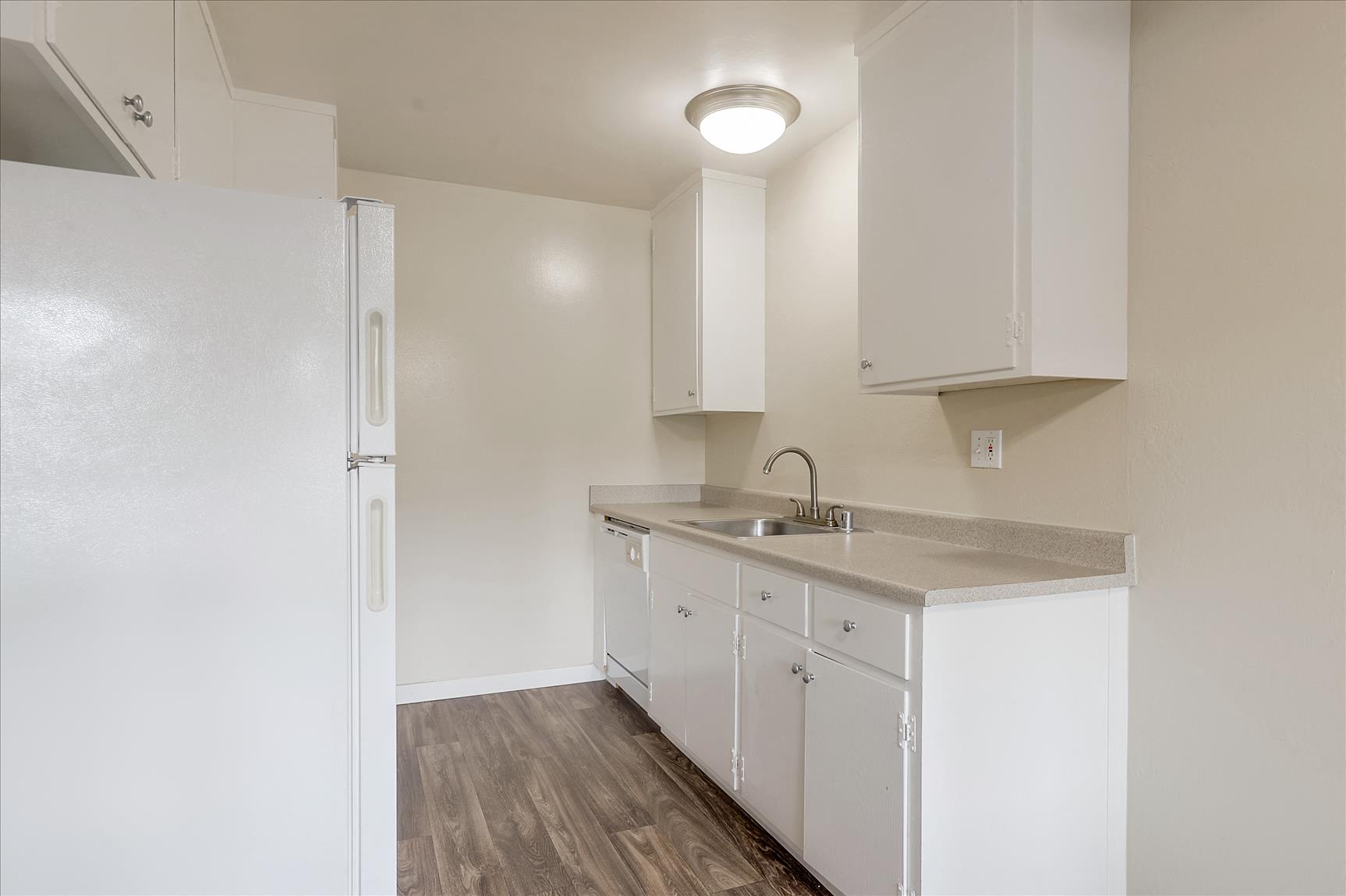 Verandas is a similar property to Menlo Park West Apartments located in Menlo Park