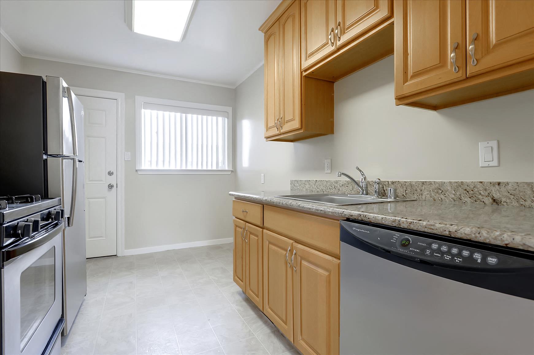 Live Oak Avenue Apartments is a similar property to Menlo Park West Apartments located in Menlo Park