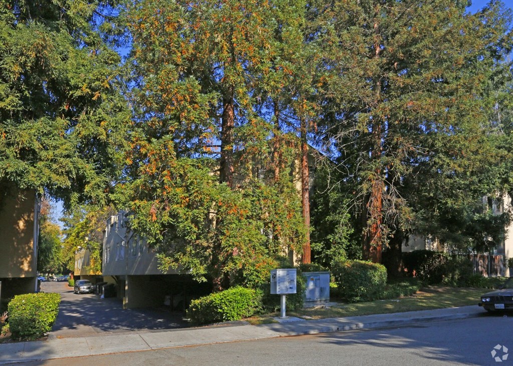 the building in which the apartment is located