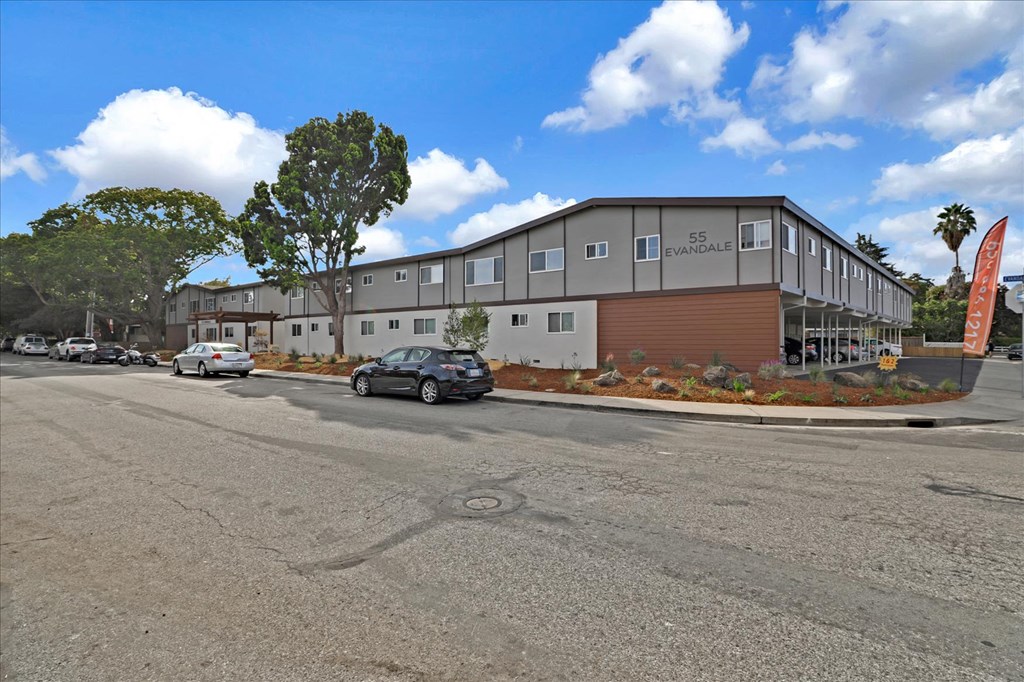 the building in which the hotel is located