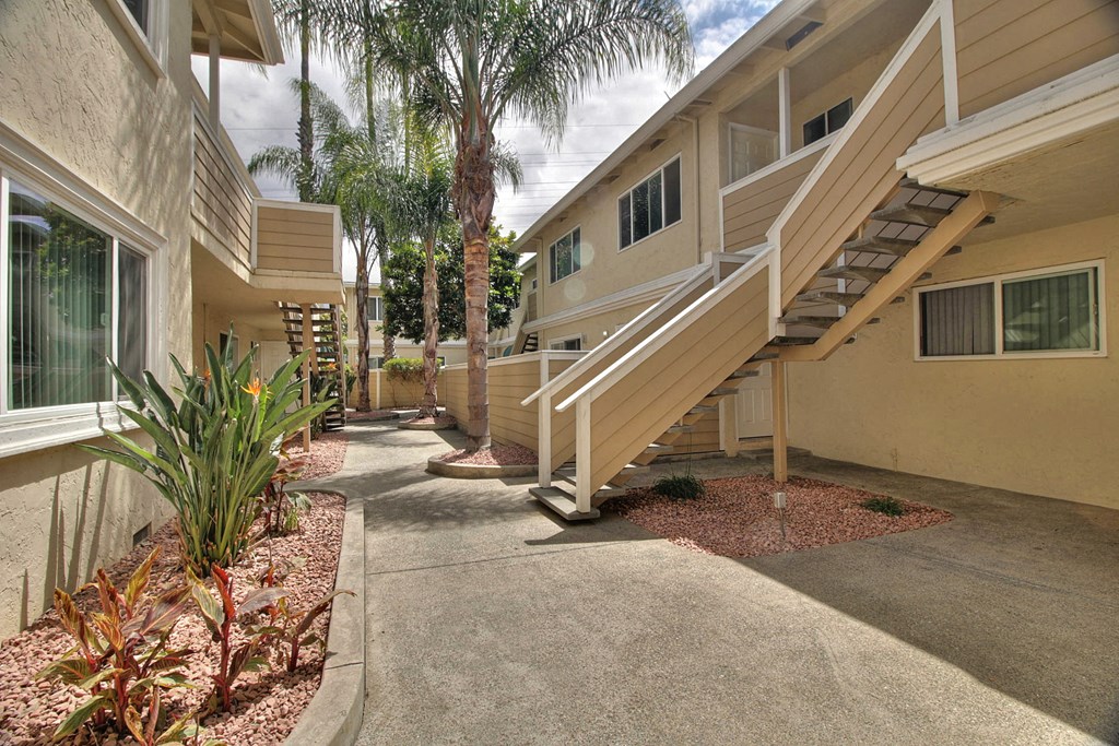 Sunnyvale Place Apartments is a similar property to Mathilda Development 510, LLC located in Sunnyvale