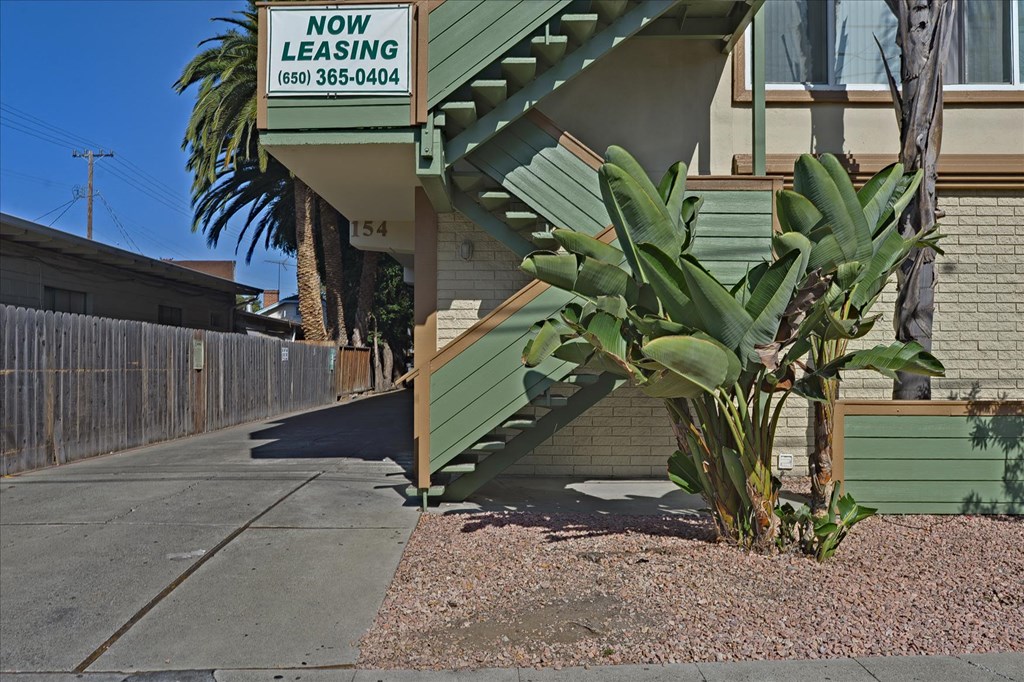the building in which the motel is located