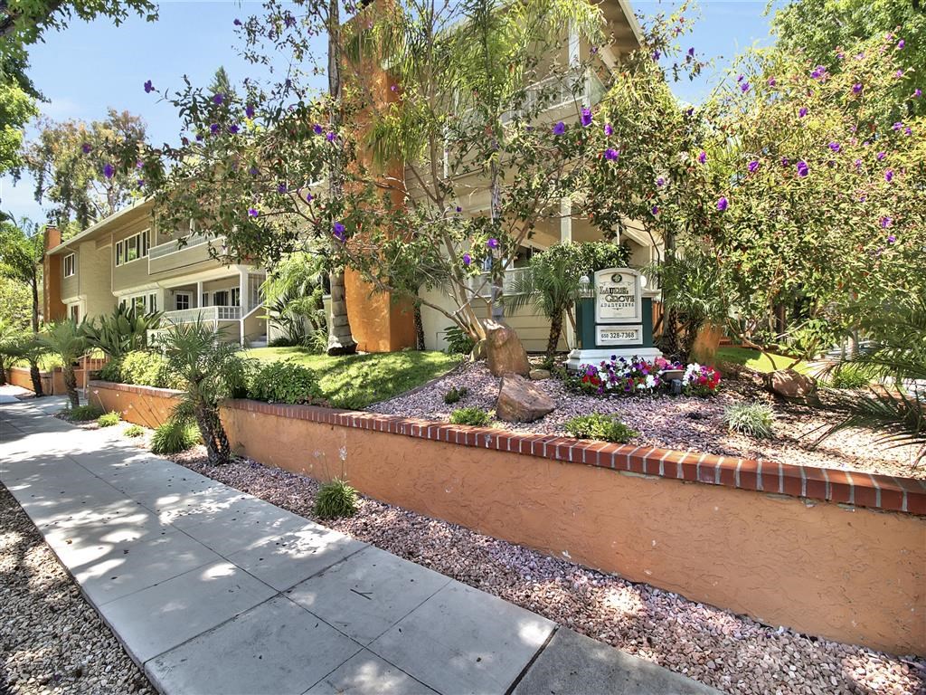 Magnificent Courtyard at Laurel Grove Apartments, Menlo Park, California