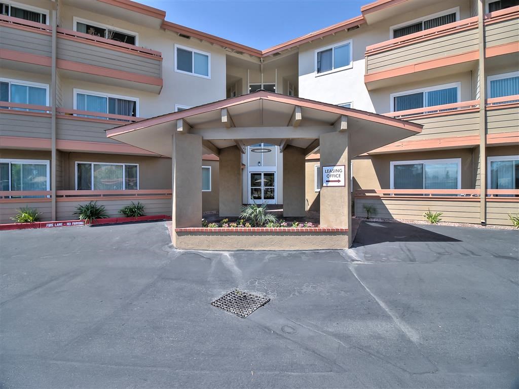 Apartment Building at Stone Creek, Redwood City, CA