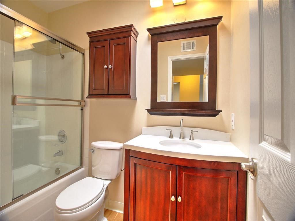 Bathroomat Madison Place, San Mateo, CA, 94403