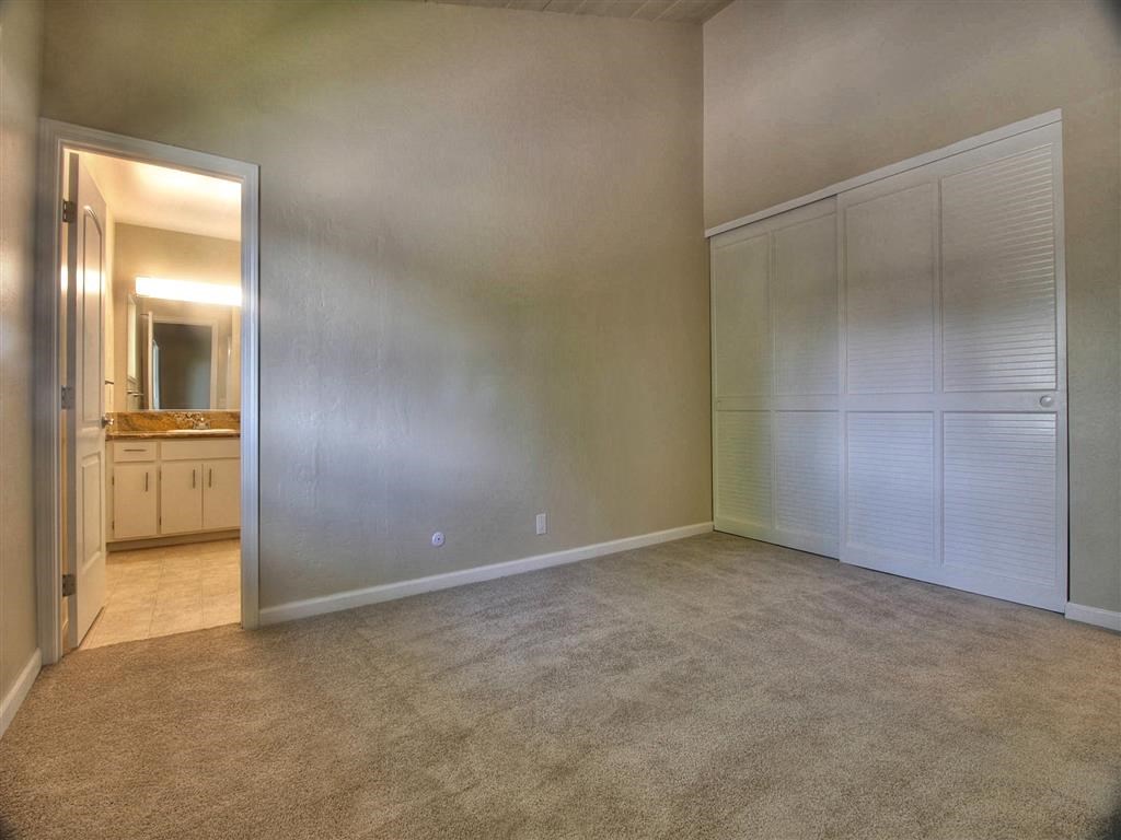 Plush Carpeting at Balboa Apartments, Sunnyvale, California