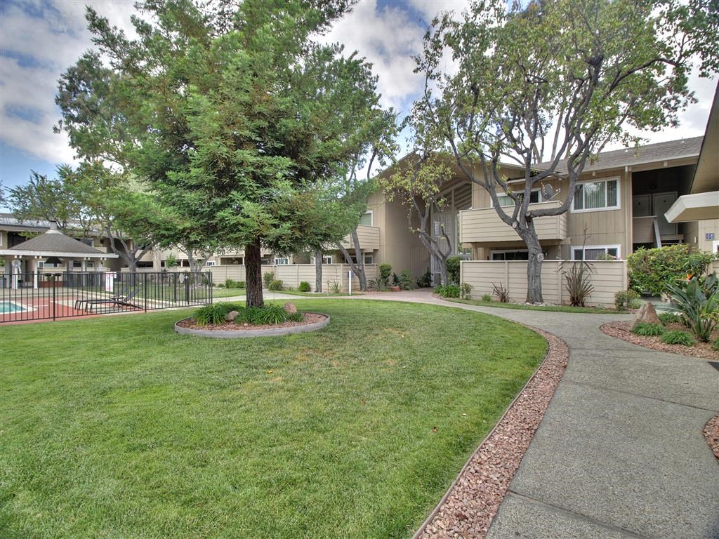 Courtyard Garden Space at Balboa Apartments, California
