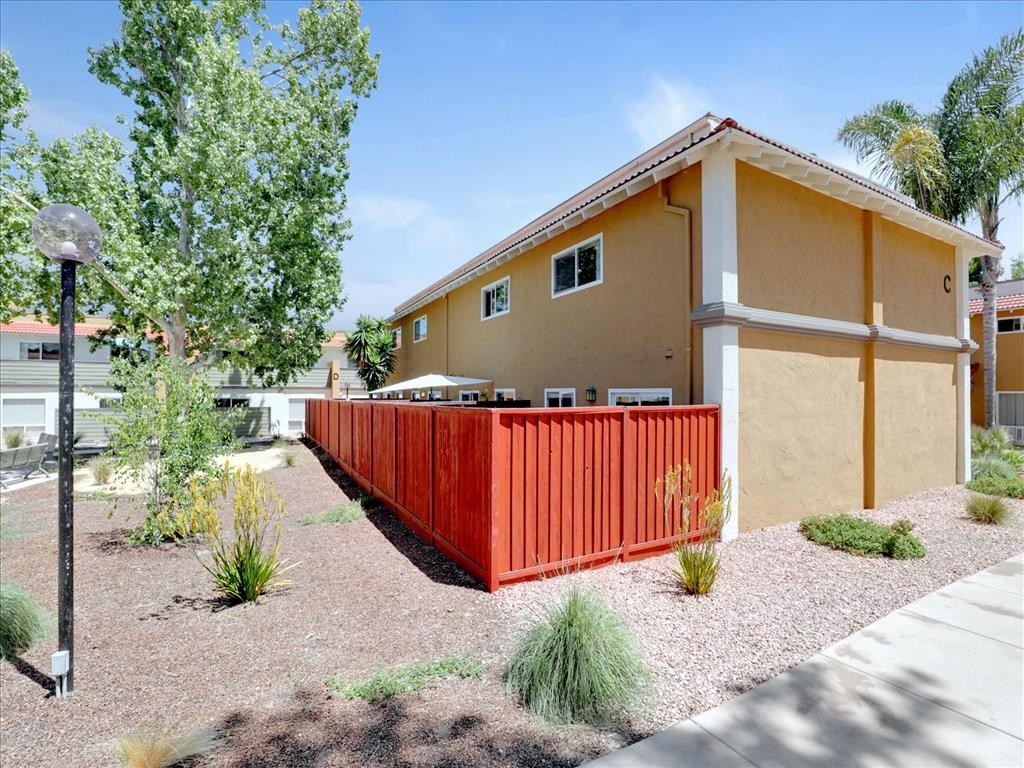 Courtyard View With Details at Casa Alberta Apartments, Sunnyvale, CA